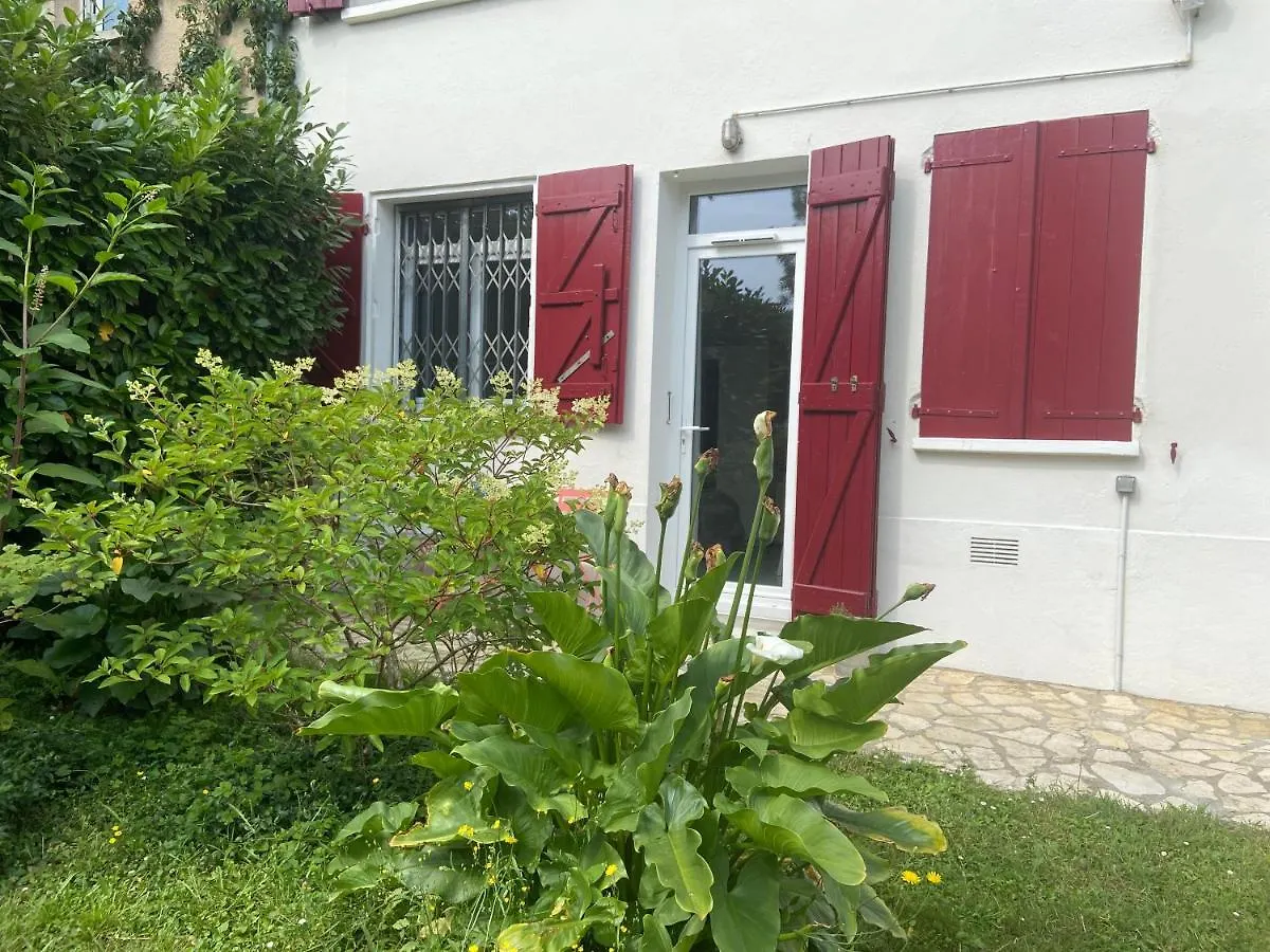 Sweet Home - 55M2 Appartment, Garden, Swimming Pool, Parking Toulouse 0*,  Frankrike